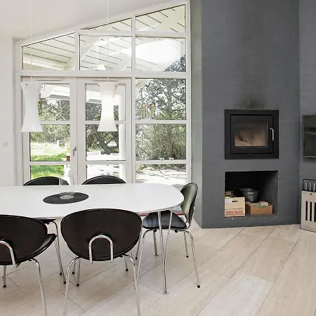 Two-bedroom Holiday In 3 *